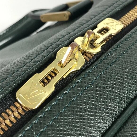 LOUIS VUITTON Taiga Kendal PM Travel Bag Duffle Bag Leather Epithea Green - Picture 9 of 15